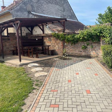 Cherry Apartmanhaz Sárvár Dış mekan fotoğraf