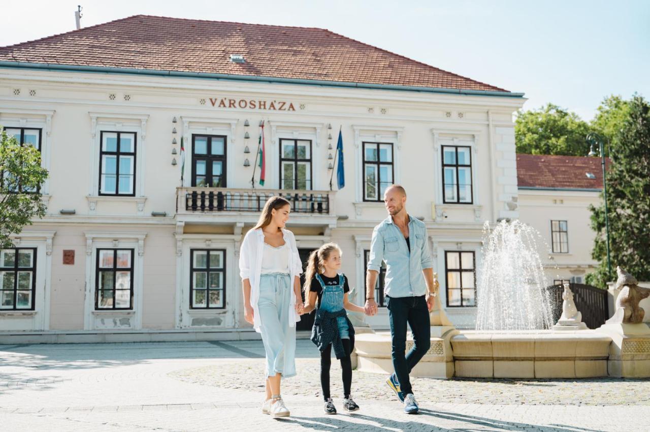 Cherry Apartmanhaz Sárvár Dış mekan fotoğraf