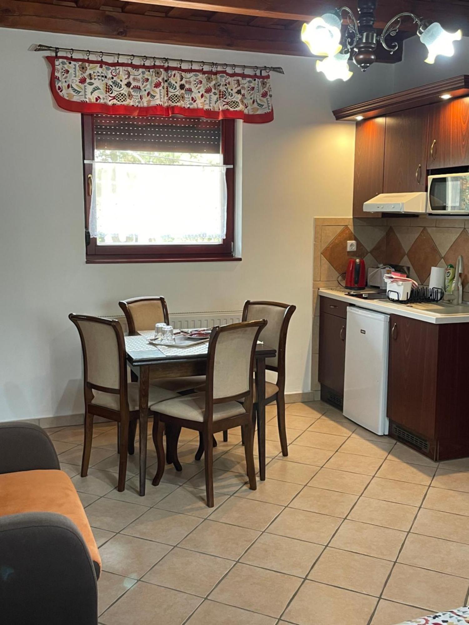 Cherry Apartmanhaz Sárvár Dış mekan fotoğraf