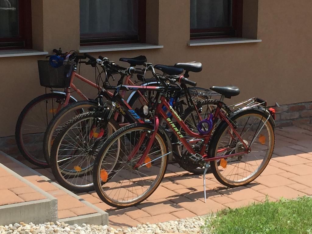 Cherry Apartmanhaz Sárvár Dış mekan fotoğraf