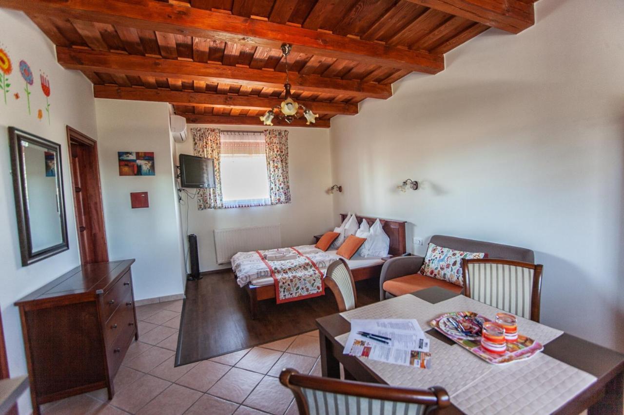 Cherry Apartmanhaz Sárvár Dış mekan fotoğraf